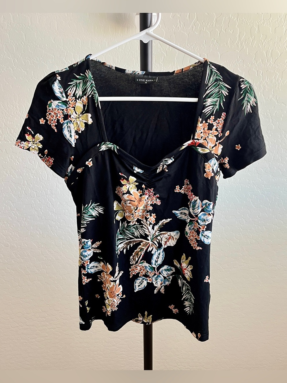 Vive Maria Floral Botanical Black Sweetheart Neck Short Sleeve Top